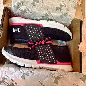 NWT Under Armour Youth Speedform Slingwrap Running Shoe Black Pink